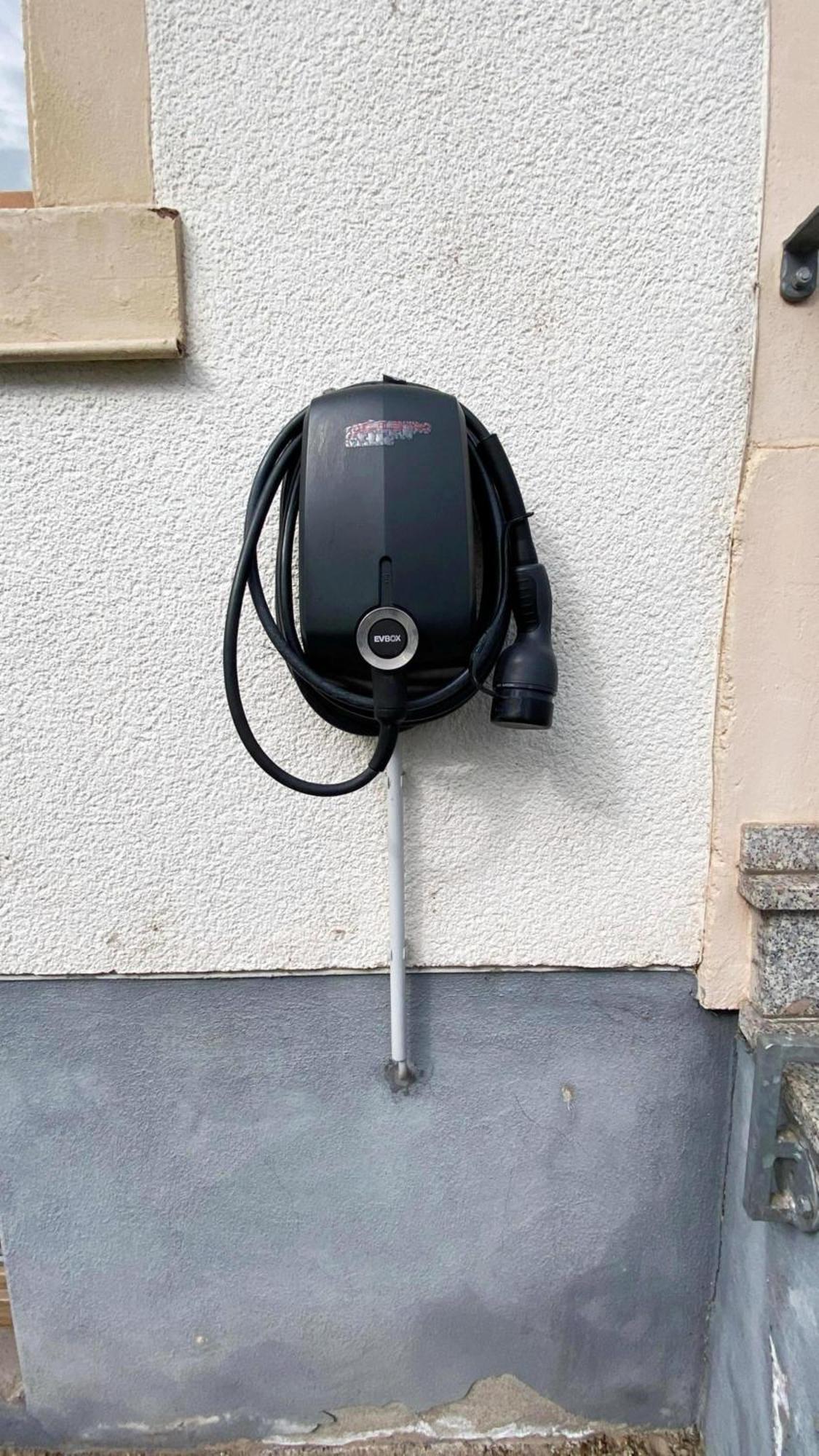 Zentrale Ferienwohnung Trier-Euren Mit Heimkino, Kueche, Wallbox & Kostenlose Fahrraeder エクステリア 写真